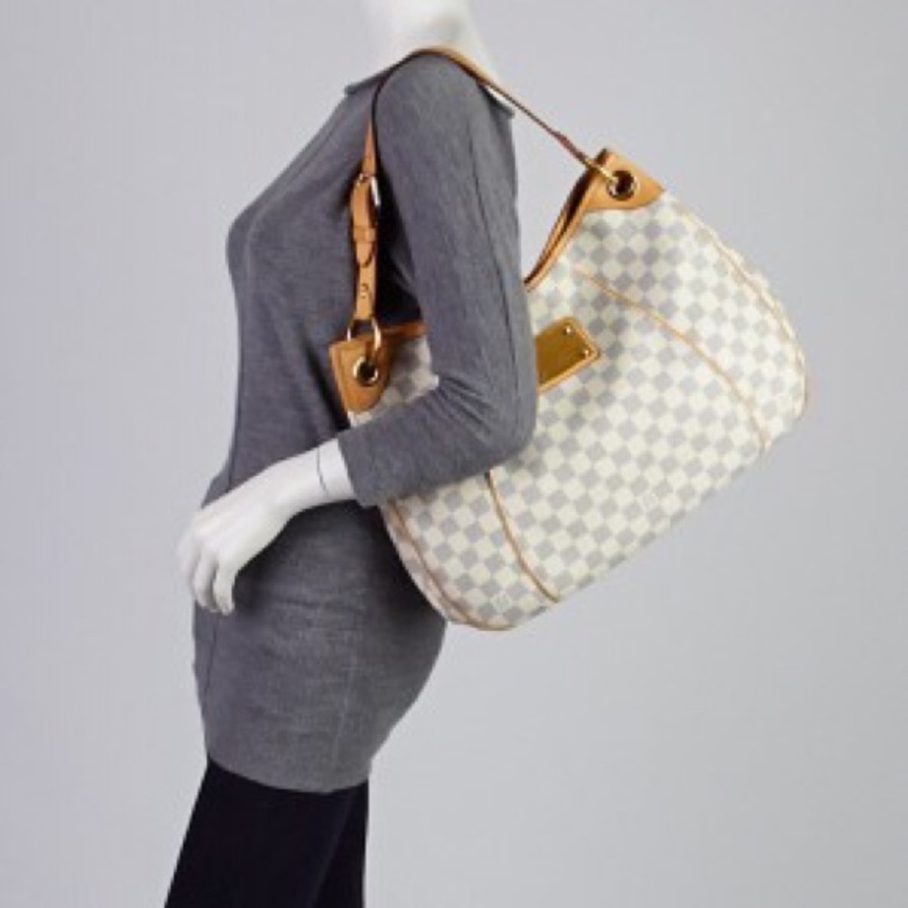 Louis Vuitton Tote - Picture 8 of 8
